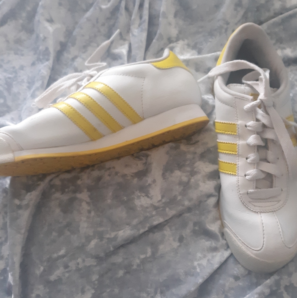 Adidas Somoa Women's Sz 7.5 - New